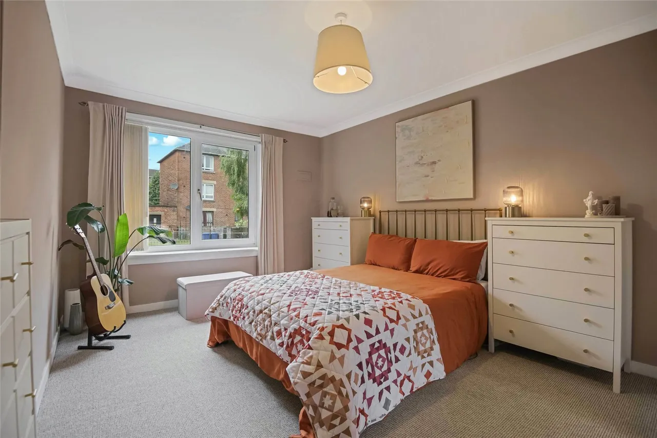 Dixon Avenue, Glasgow, Glasgow City, G42, photo 9