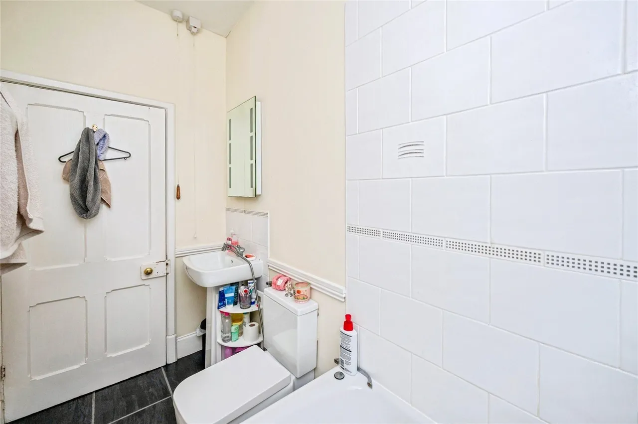 Hamilton Drive, Nottingham, NG7, photo 2