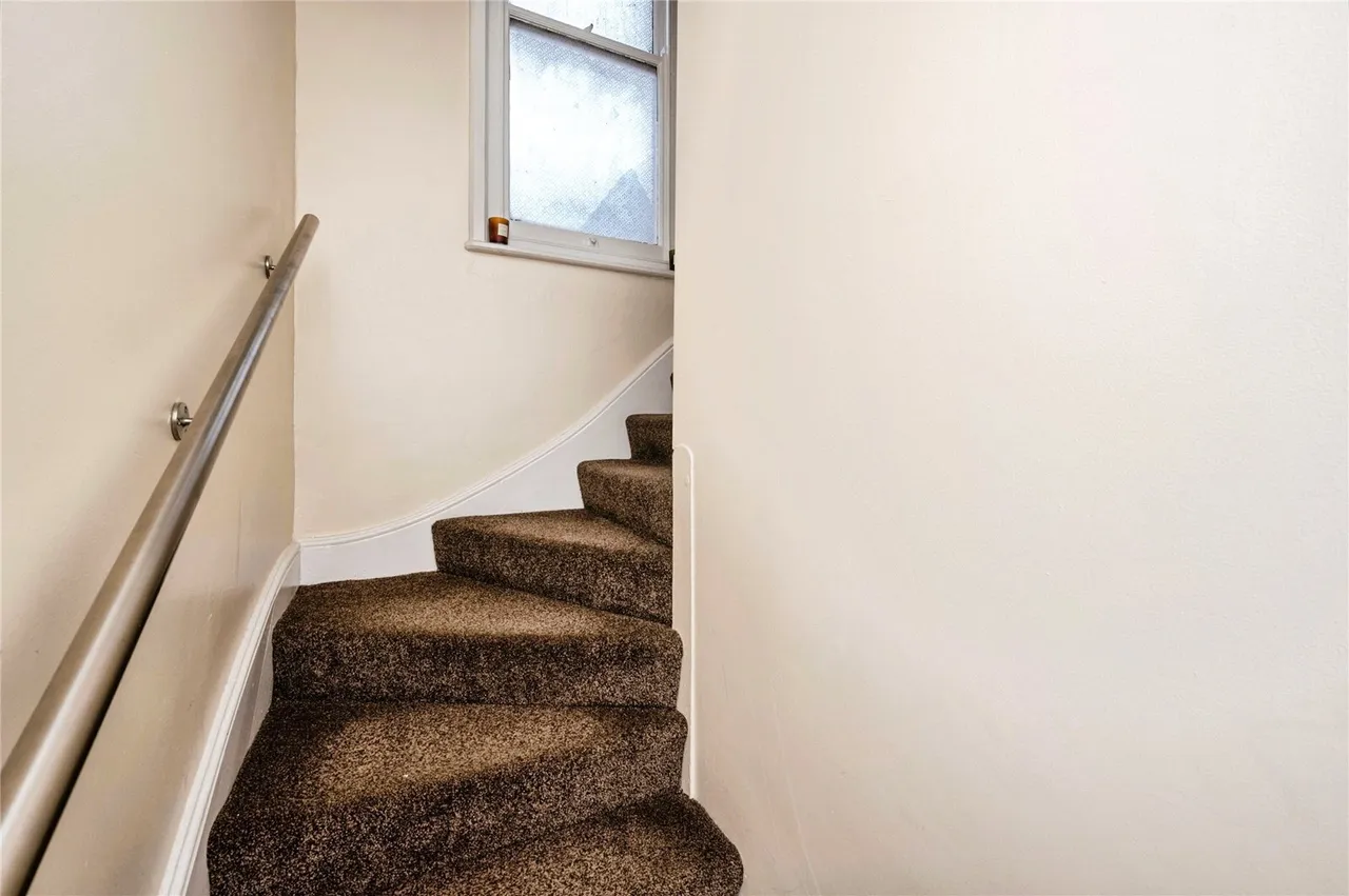 Hamilton Drive, Nottingham, NG7, photo 6