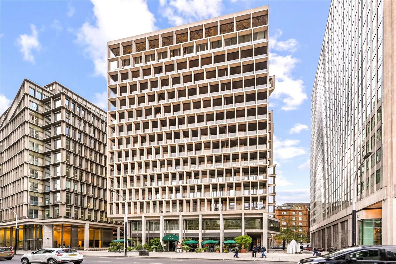 Kings Gate Walk, Westminster, London, SW1E 6AN, photo 2