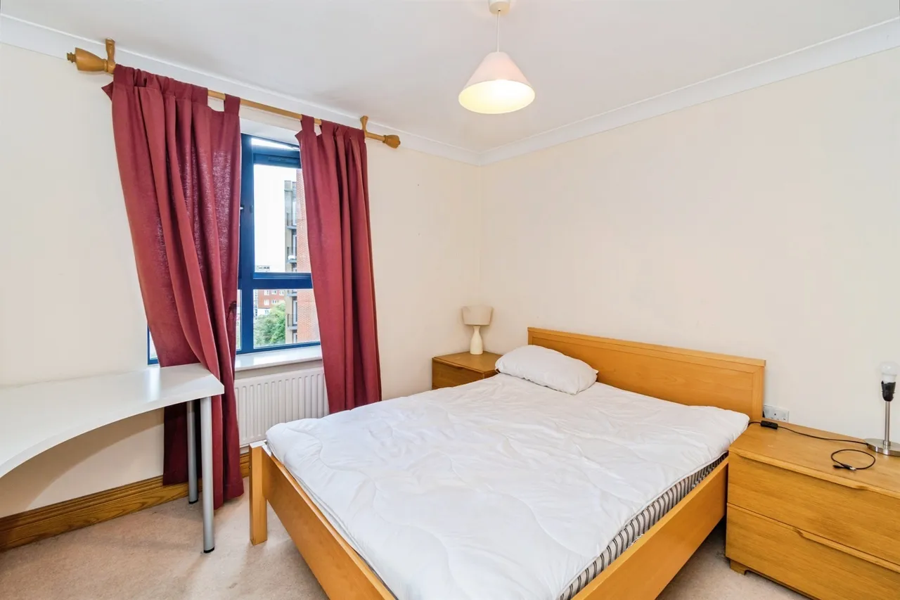 Canute Road, Southampton, photo 12