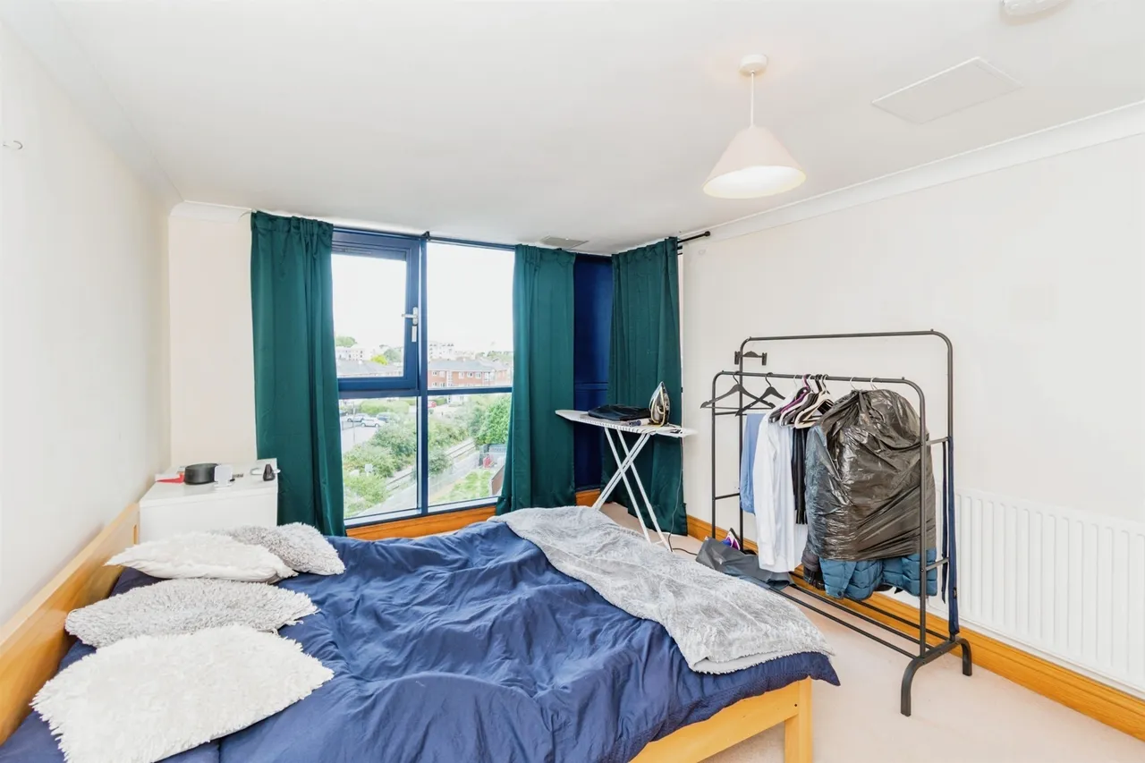 Canute Road, Southampton, photo 9