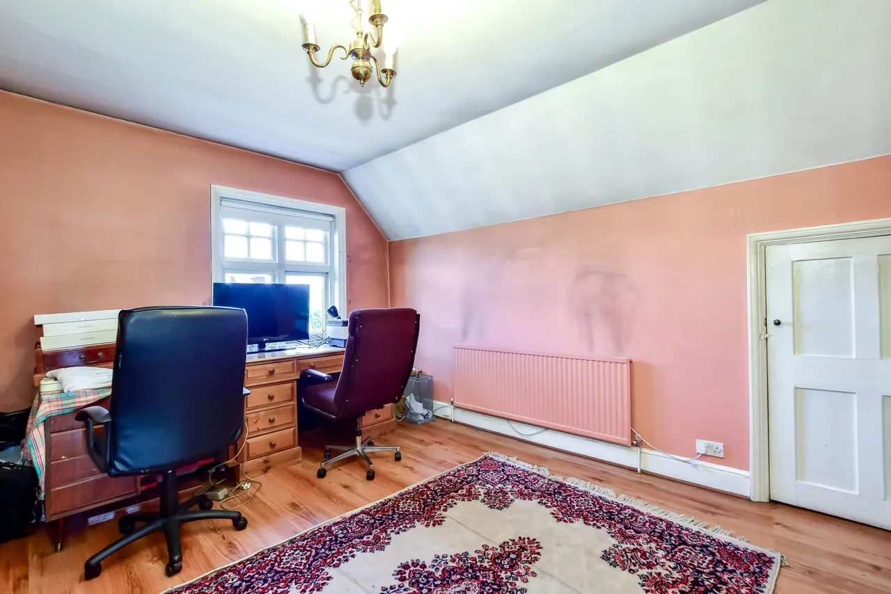 Ducks Hill Road, Northwood, Greater London, HA6 2NW, photo 11