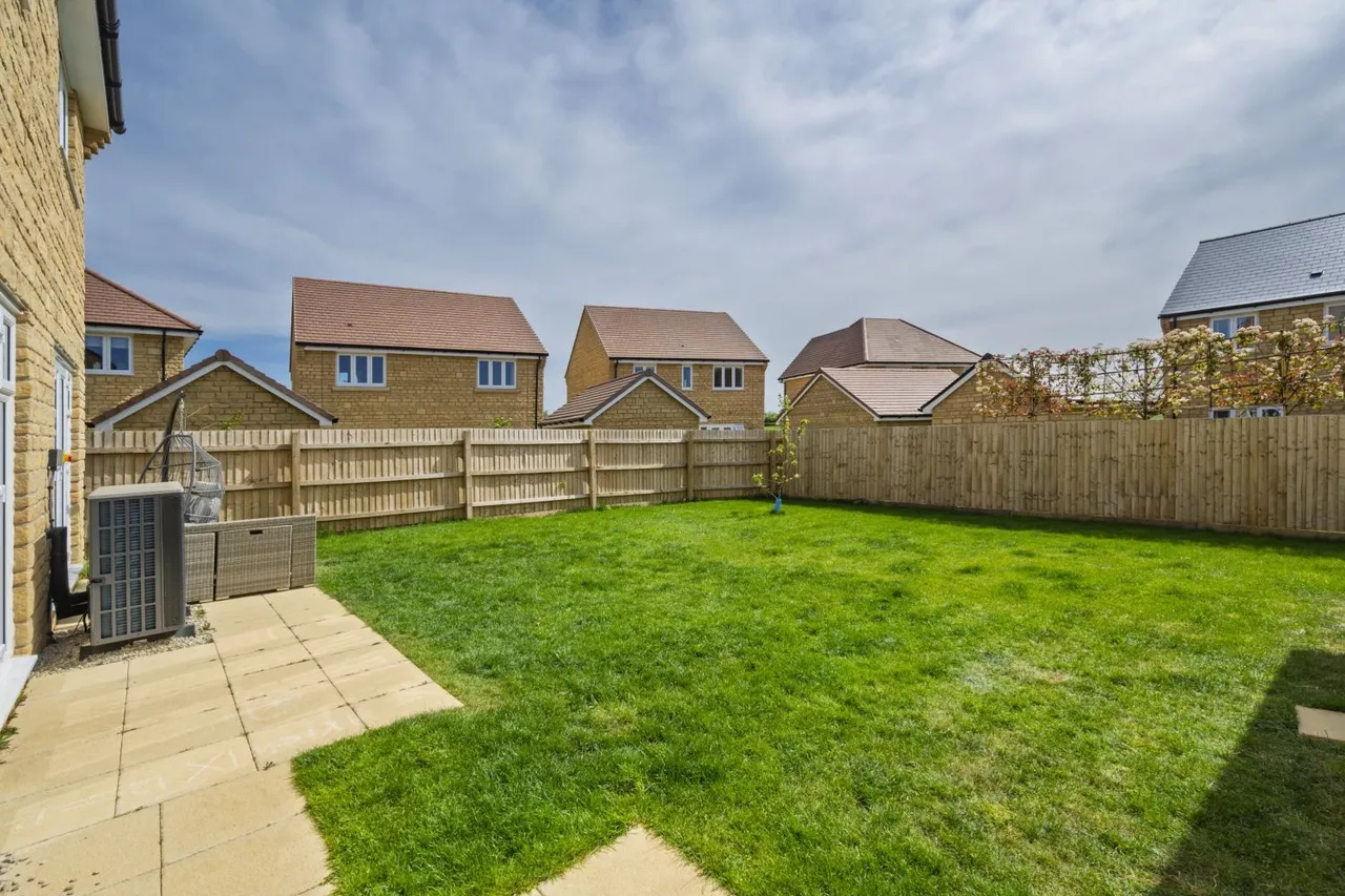 Price Close, Malmesbury, SN16, photo 4