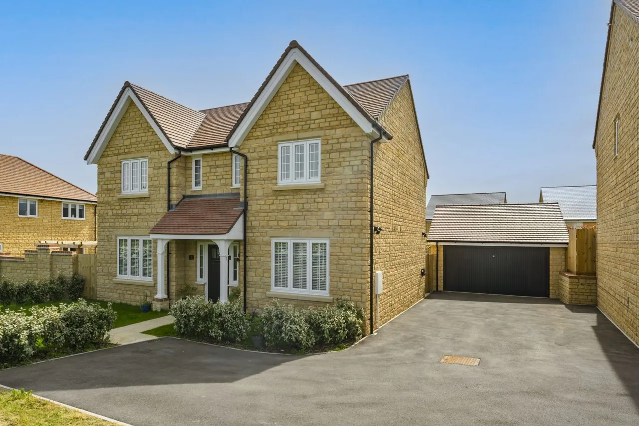 4 bed house for sale, Price Close, Malmesbury, SN16
