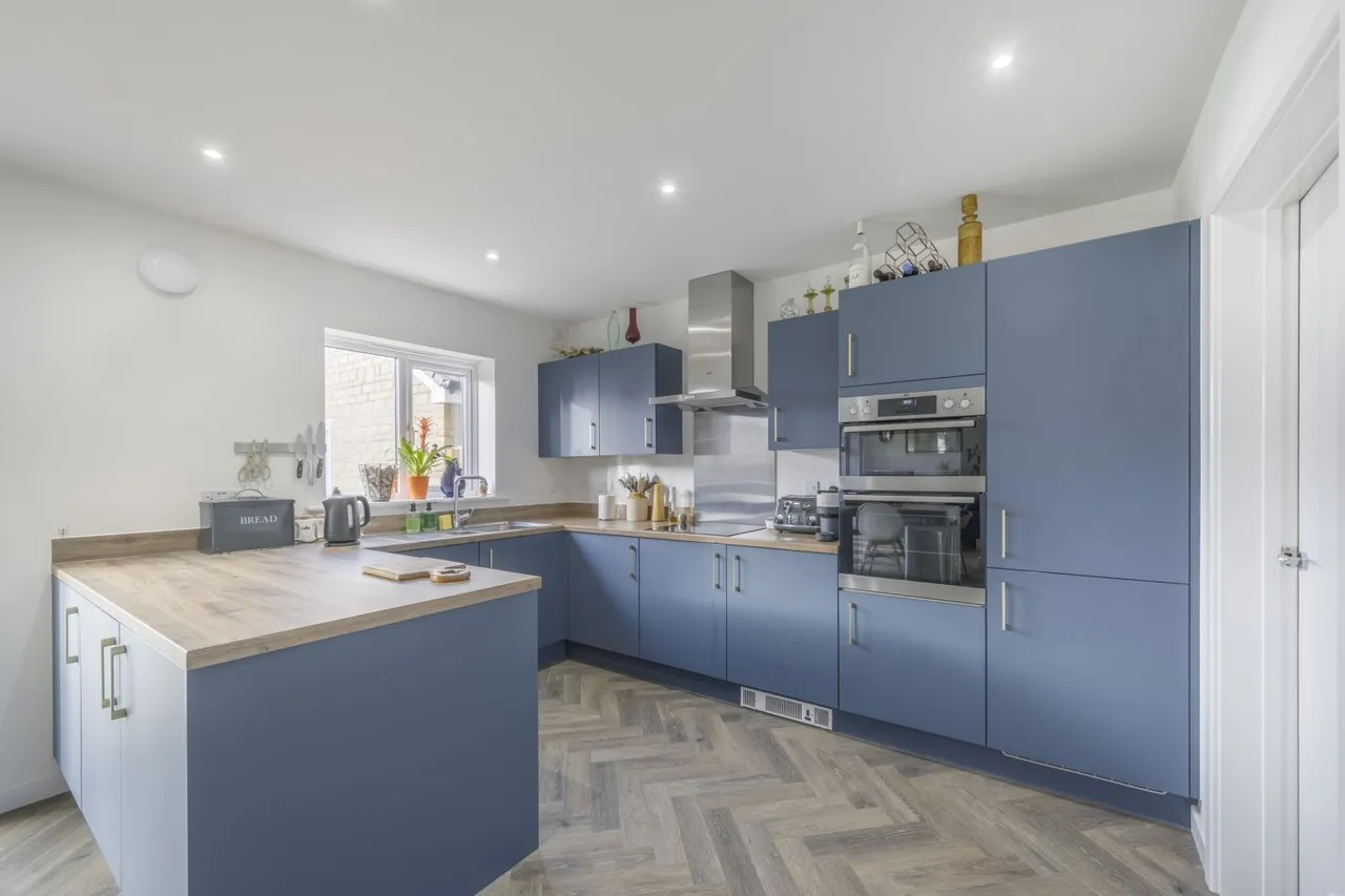 Price Close, Malmesbury, SN16, photo 6