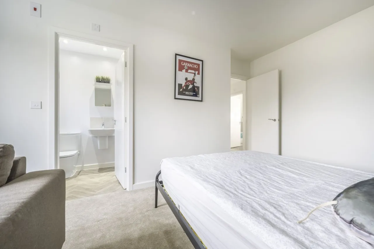 Price Close, Malmesbury, SN16, photo 14