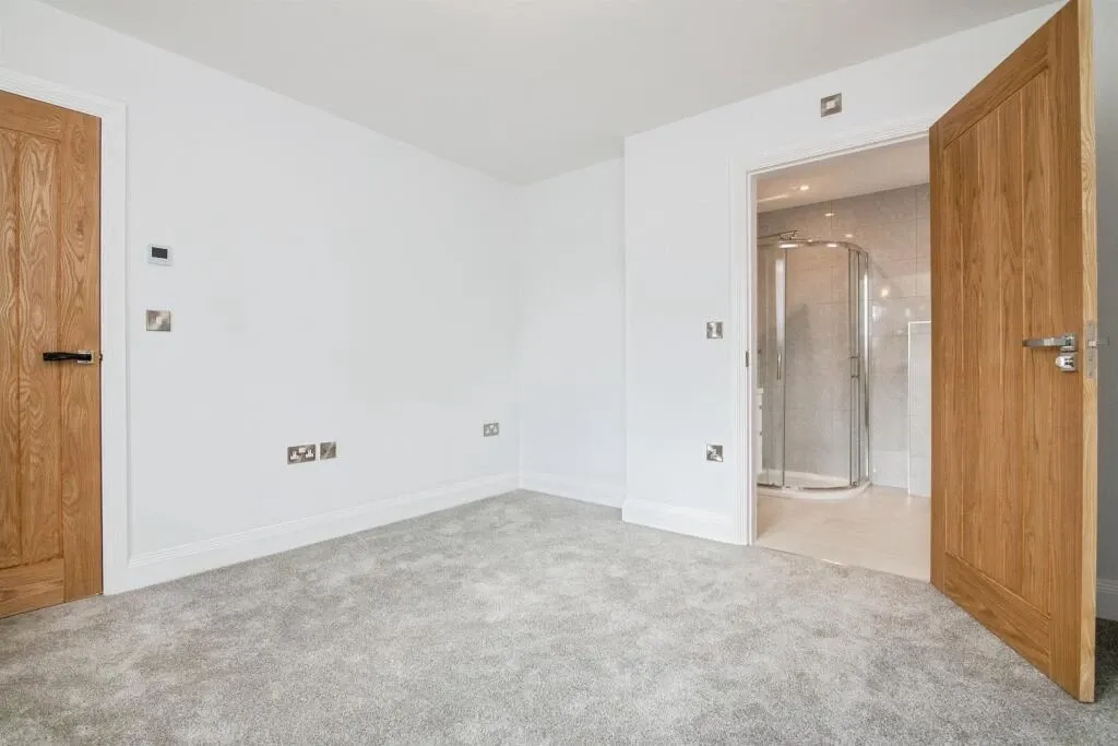 Wannock Gardens, (chigwell Border), IG6 2SH, photo 19