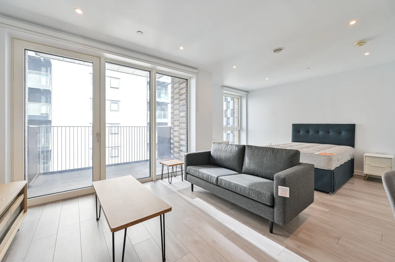 Apartment 305, Aytron Court, 6 New Lion Way, London, photo 5