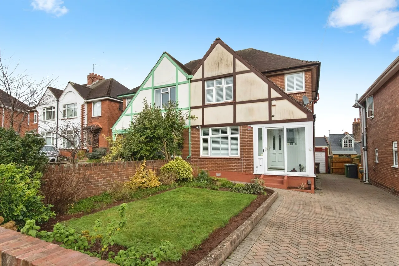 3 bed house for sale — Glenmore Road, Exeter