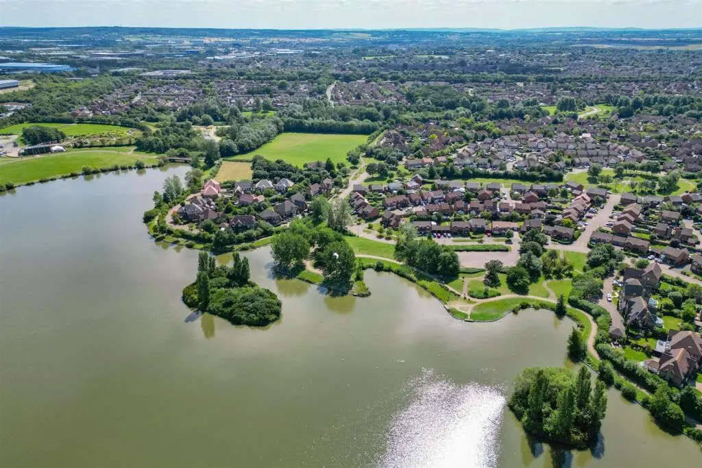 Morebath Grove, Milton Keynes, MK4, photo 31