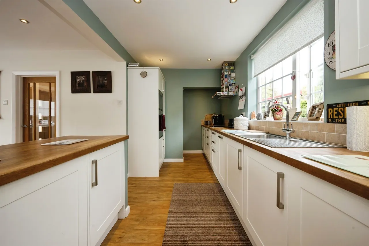 Kingsbrook Road, Bedford, photo 3