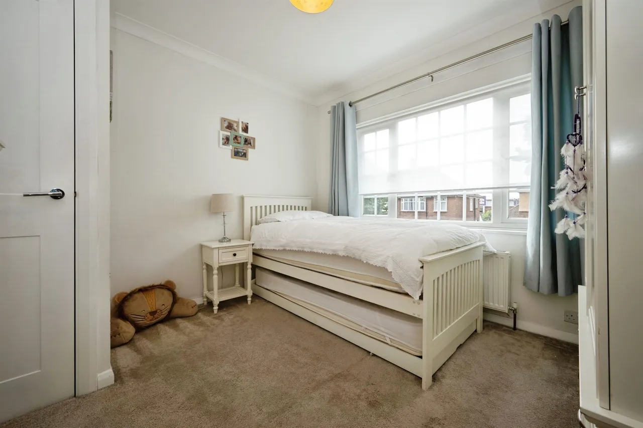 Kingsbrook Road, Bedford, photo 9