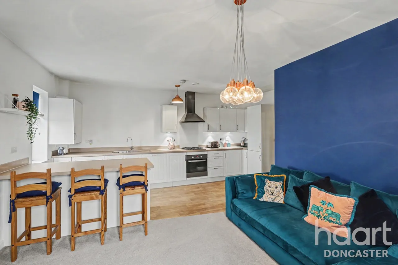 Rosso Close, Belle Vue, DN4, photo 11