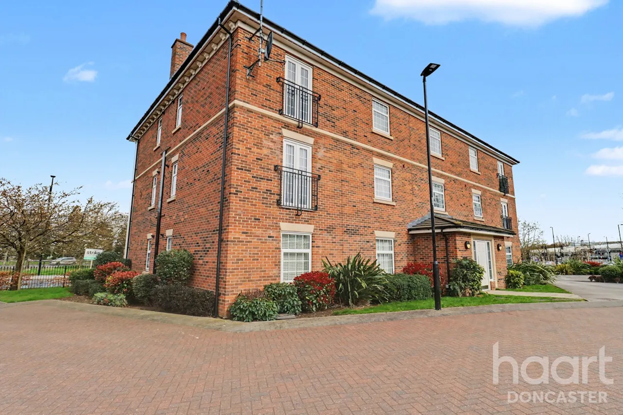 Rosso Close, Belle Vue, DN4, photo 23