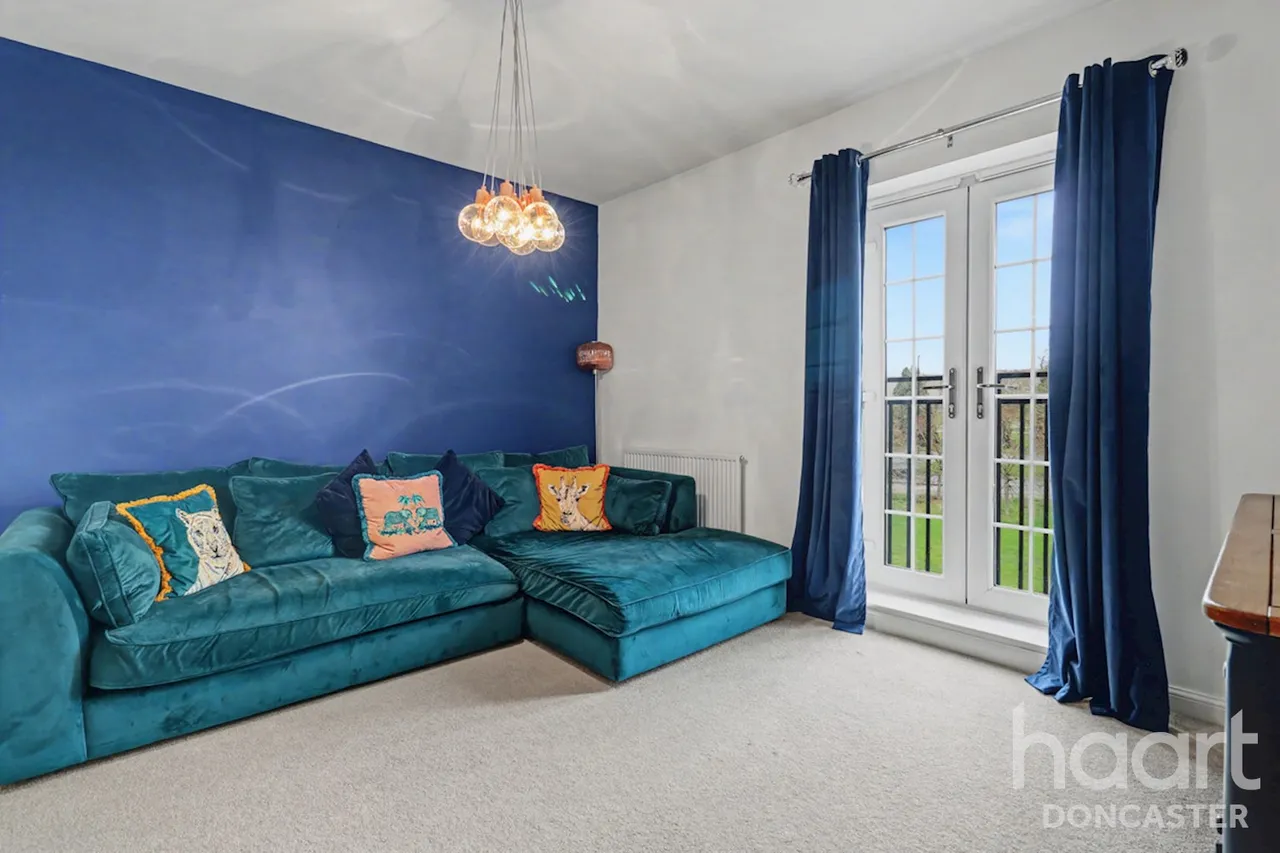 Rosso Close, Belle Vue, DN4, photo 10