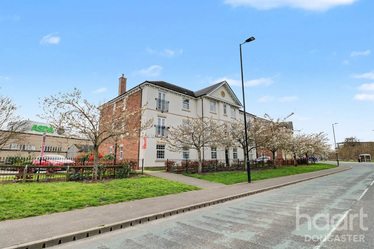 Rosso Close, Belle Vue, DN4, photo 21