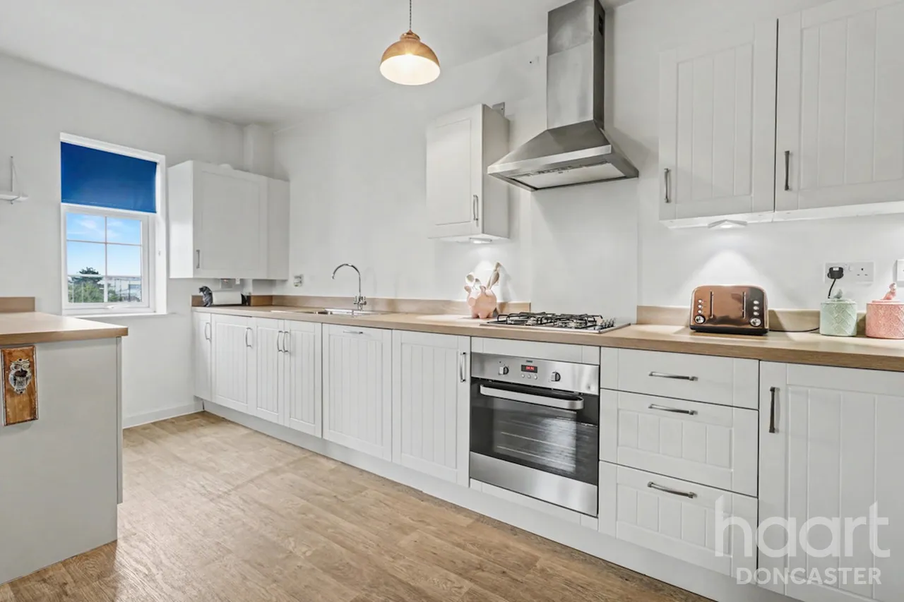Rosso Close, Belle Vue, DN4, photo 9