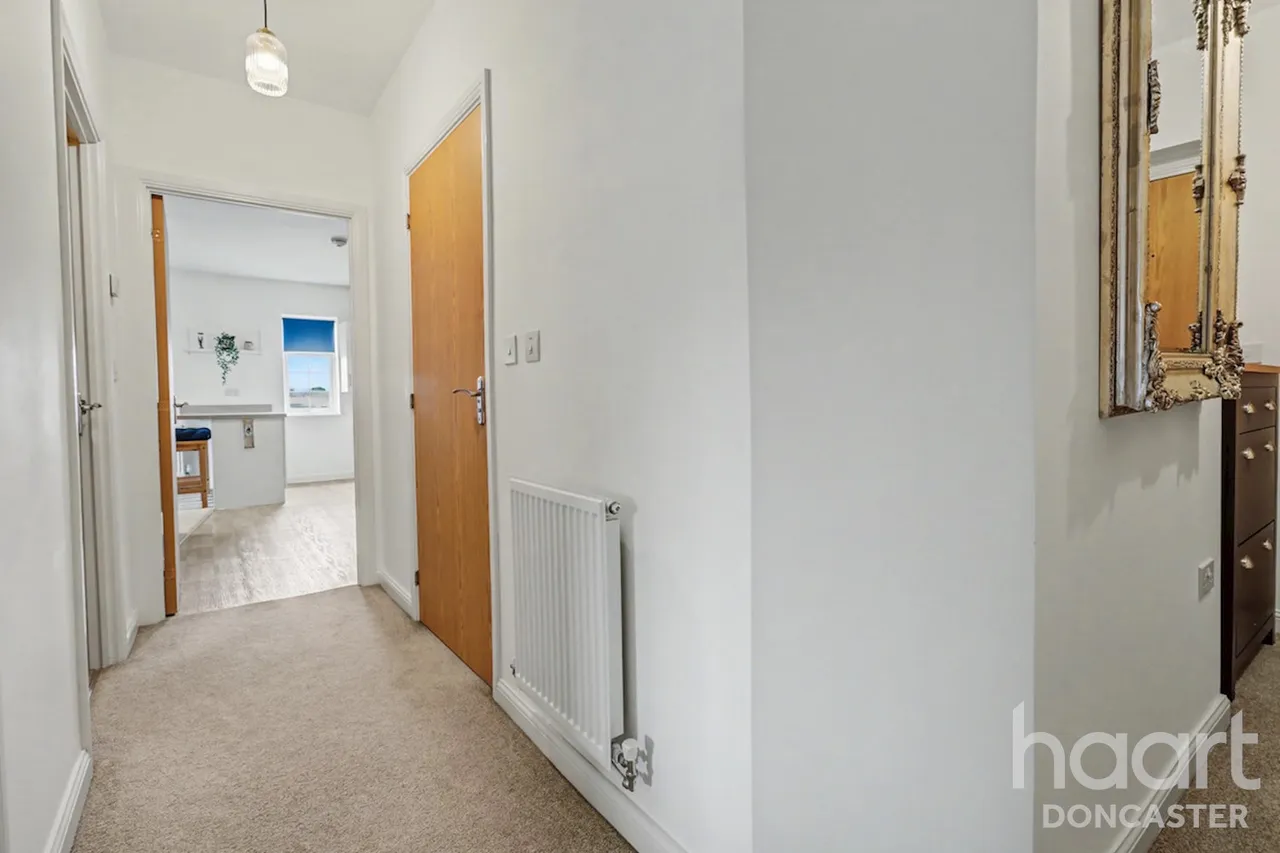 Rosso Close, Belle Vue, DN4, photo 16