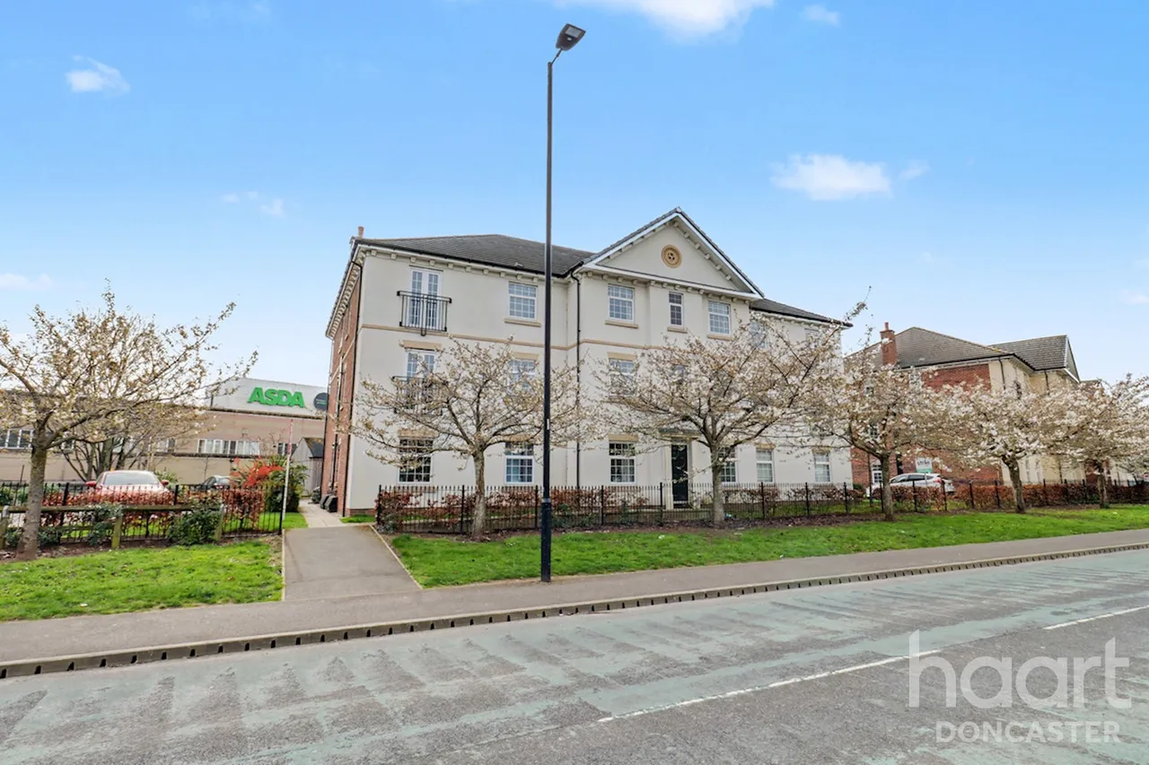 Rosso Close, Belle Vue, DN4, photo 20
