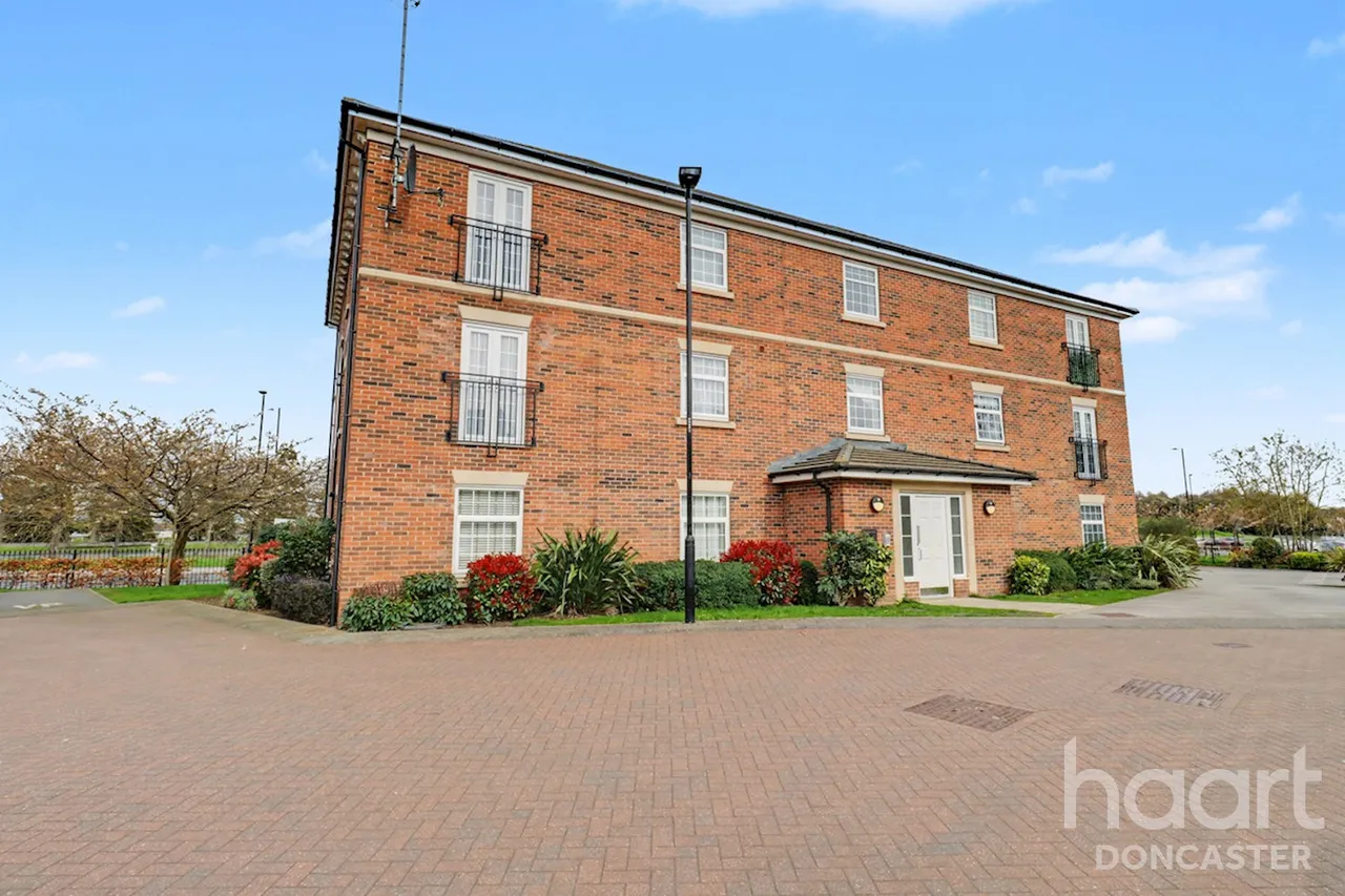 Rosso Close, Belle Vue, DN4, photo 18