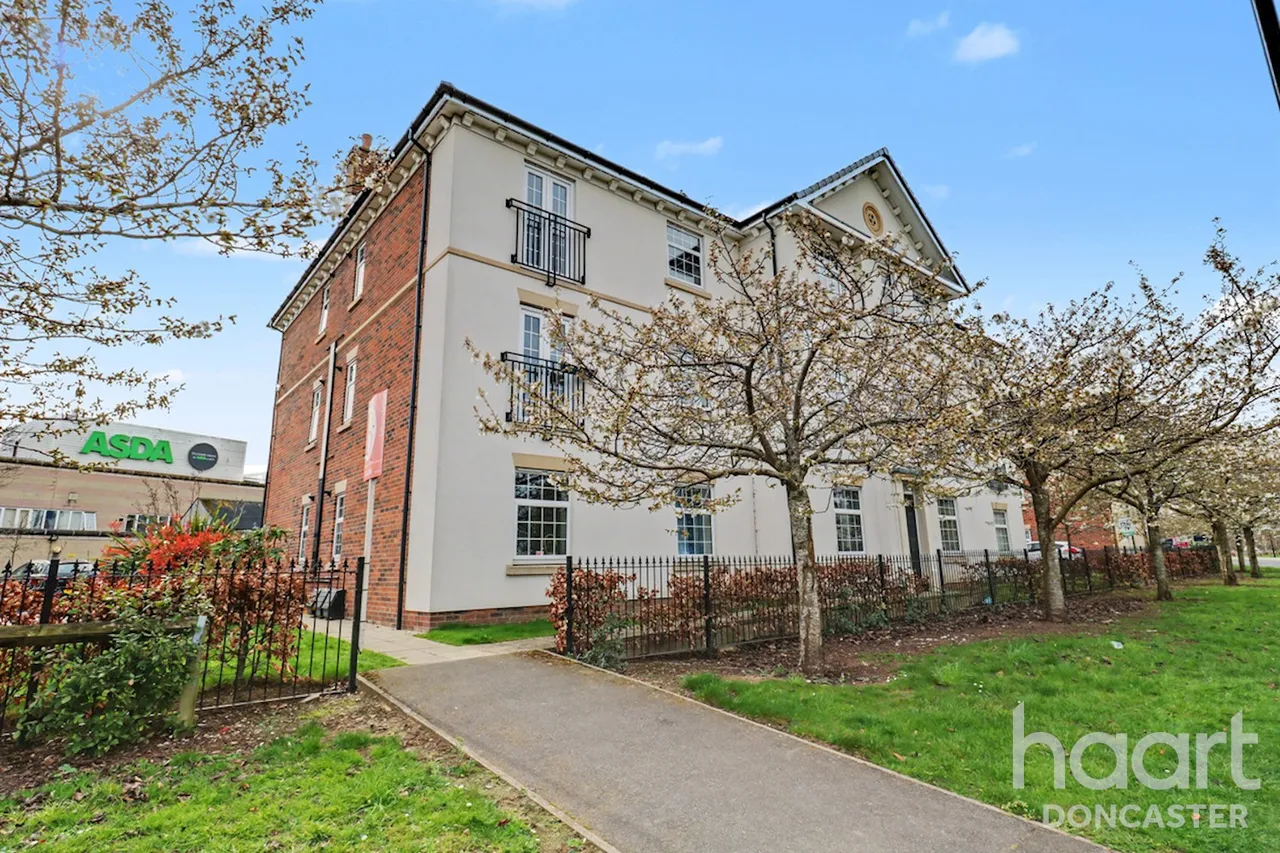 Rosso Close, Belle Vue, DN4, photo 19