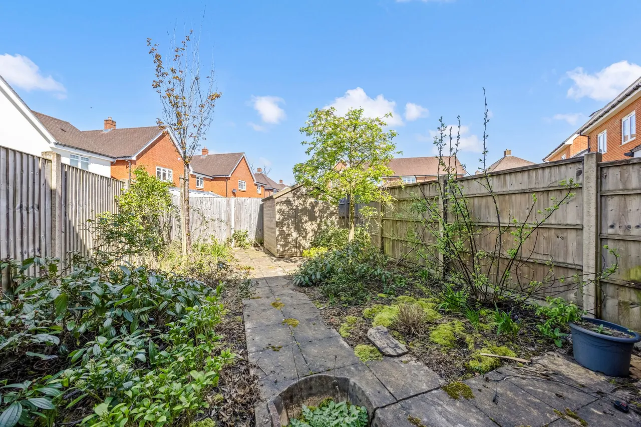 Carter Drive, Broadbridge Heath, RH12, photo 4
