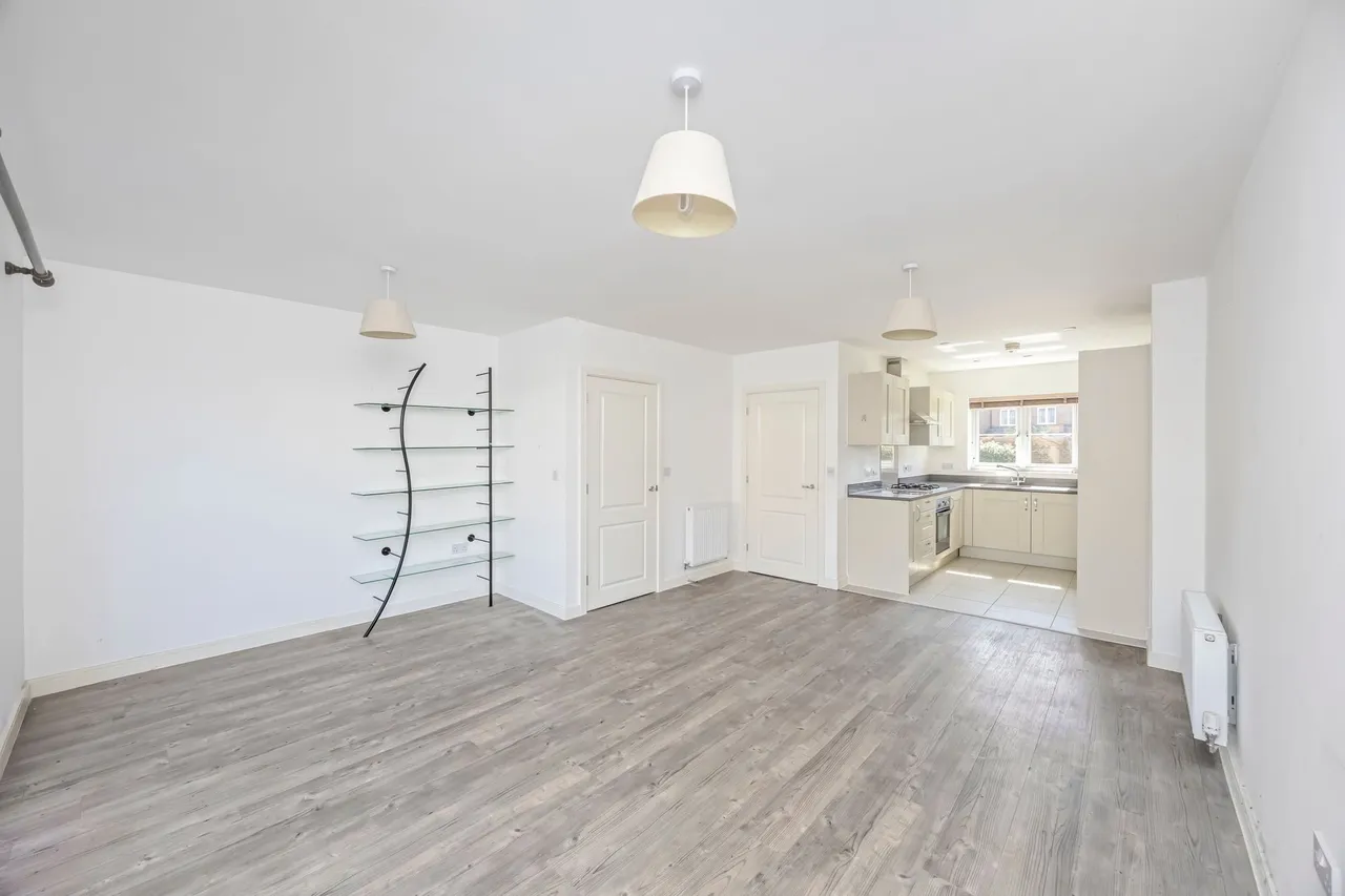Carter Drive, Broadbridge Heath, RH12, photo 7