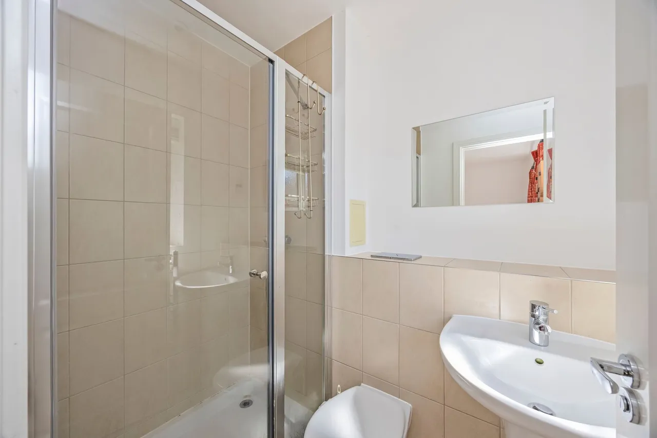 Carter Drive, Broadbridge Heath, RH12, photo 12