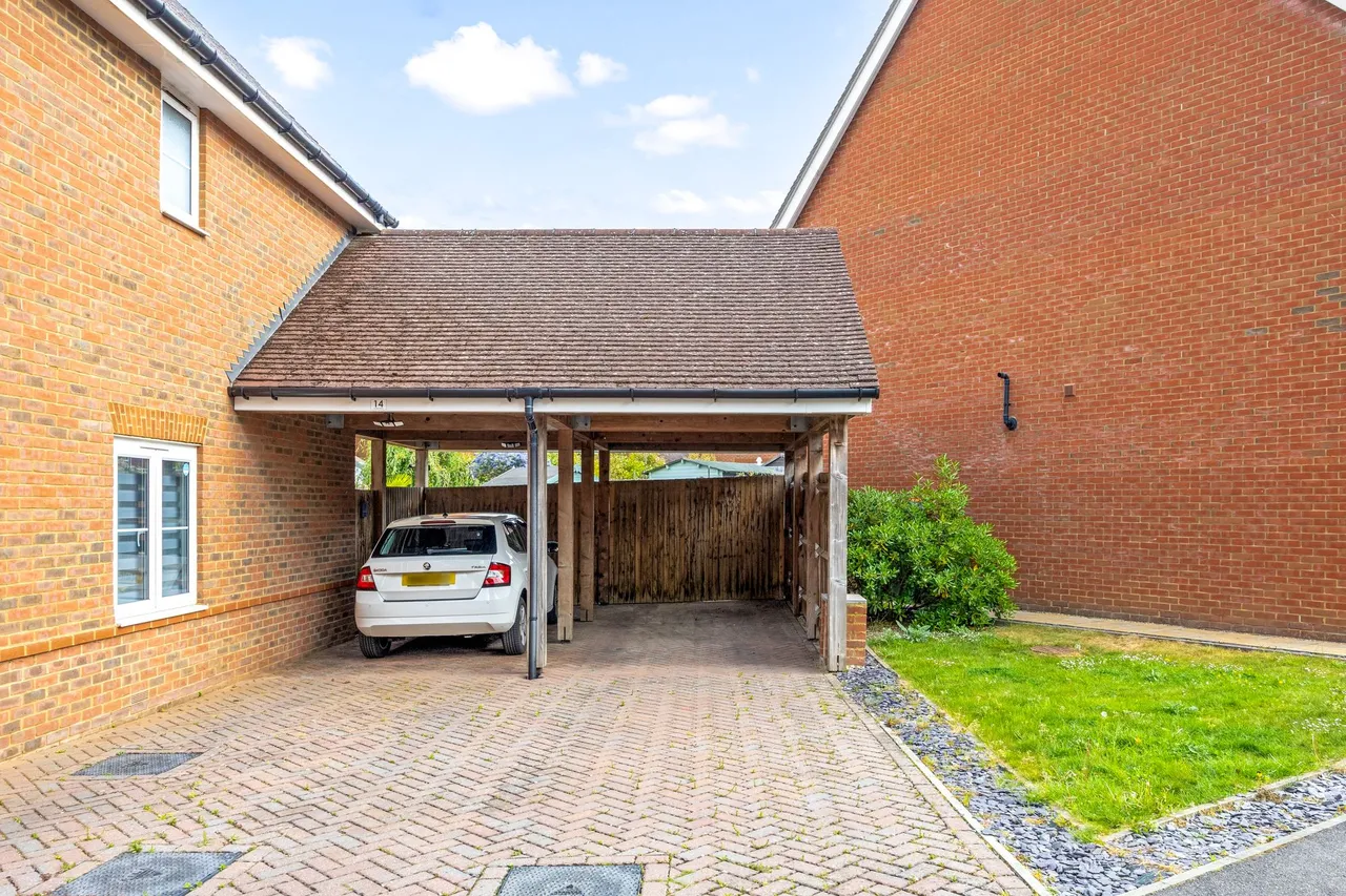 Carter Drive, Broadbridge Heath, RH12, photo 19