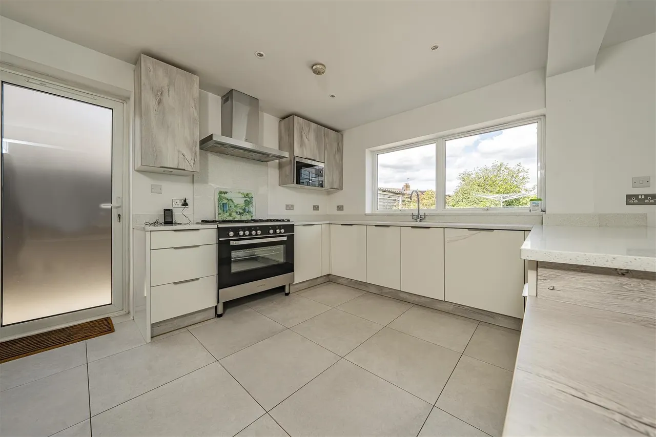 Ashridge Drive Bricket Wood, St. Albans, Hertfordshire AL2 3SH, photo 6