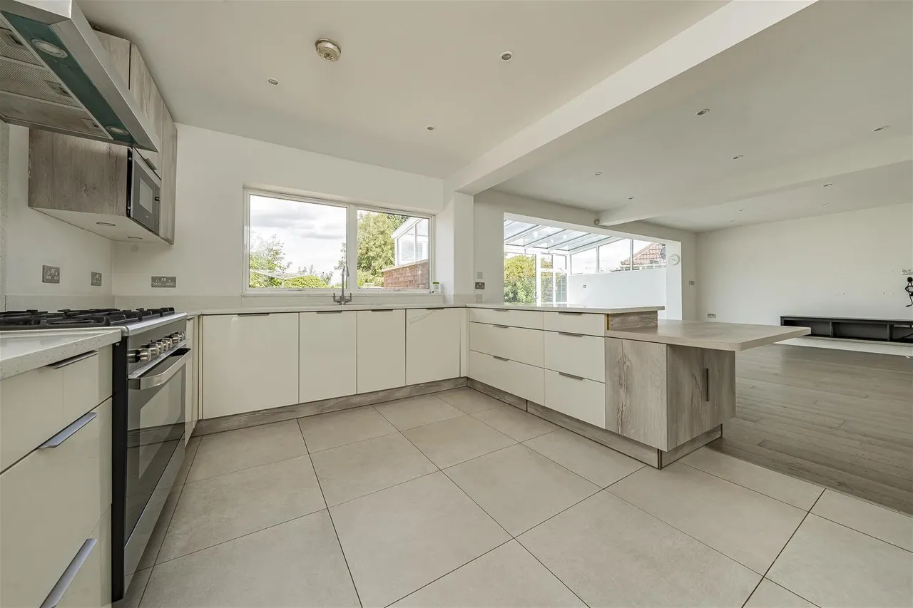 Ashridge Drive Bricket Wood, St. Albans, Hertfordshire AL2 3SH, photo 7