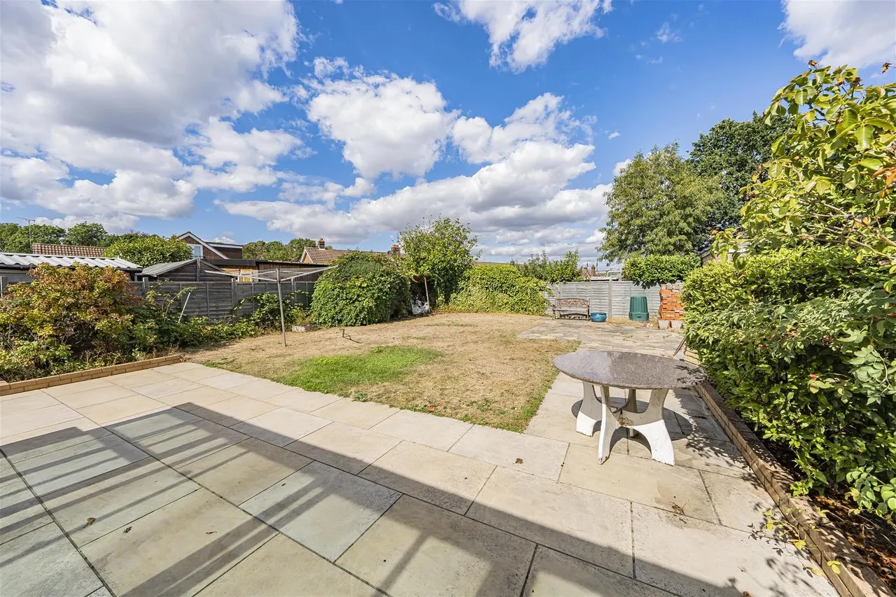 Ashridge Drive Bricket Wood, St. Albans, Hertfordshire AL2 3SH, photo 15
