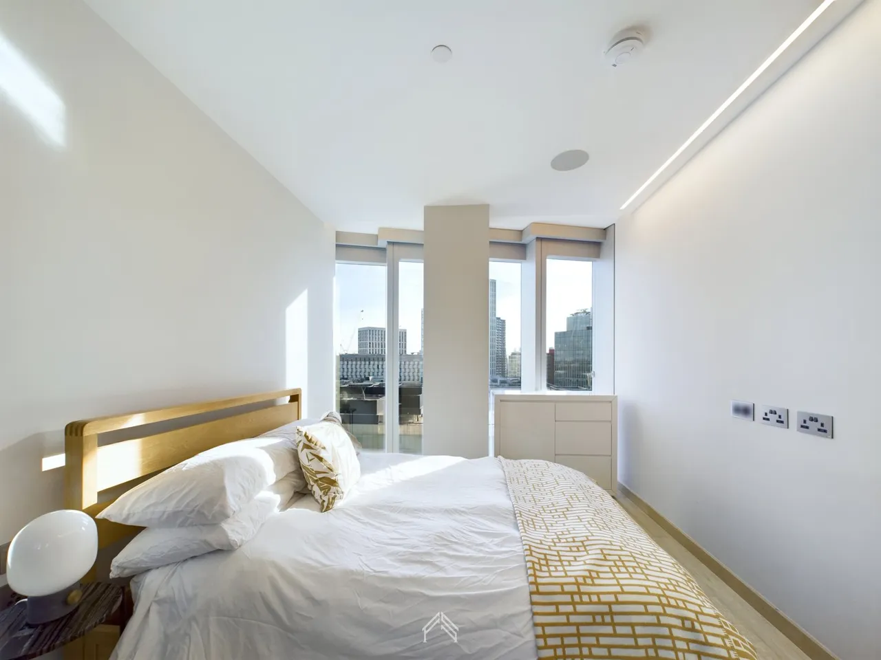Manhattan Loft Gardens, Stratford E20, E20 1FD, photo 4