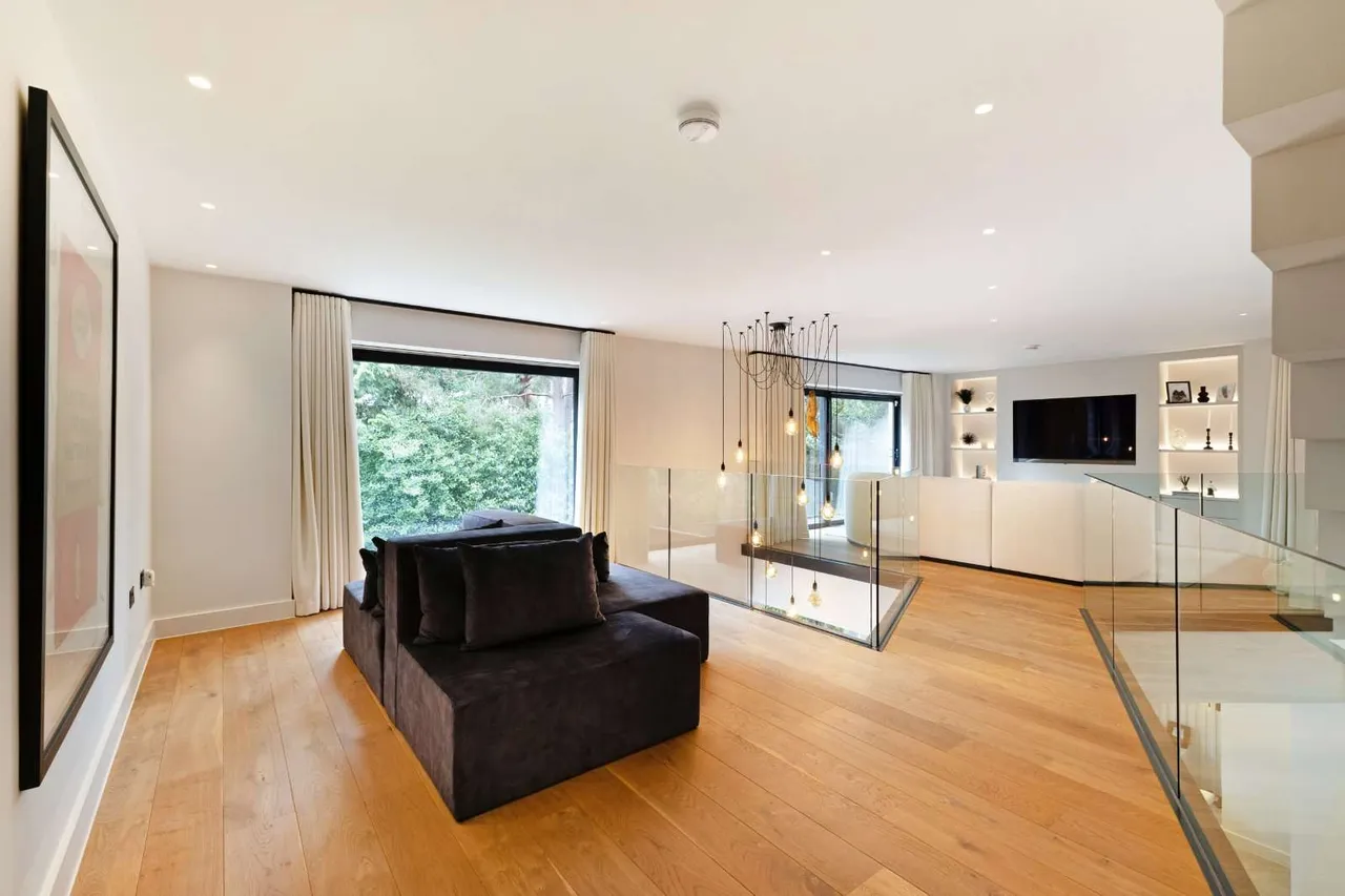 Canford Cliffs Road, Poole, Dorset, BH13 7ER, photo 10