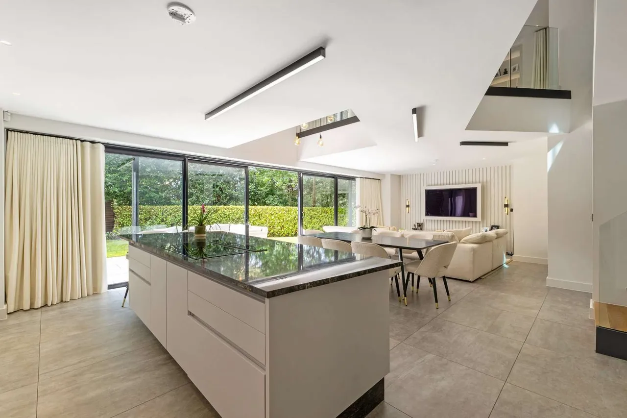 Canford Cliffs Road, Poole, Dorset, BH13 7ER, photo 5