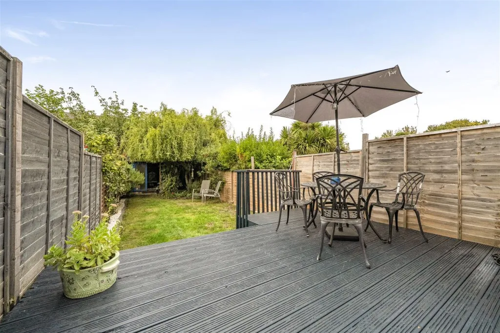 St Johns Road, Caversham, photo 4