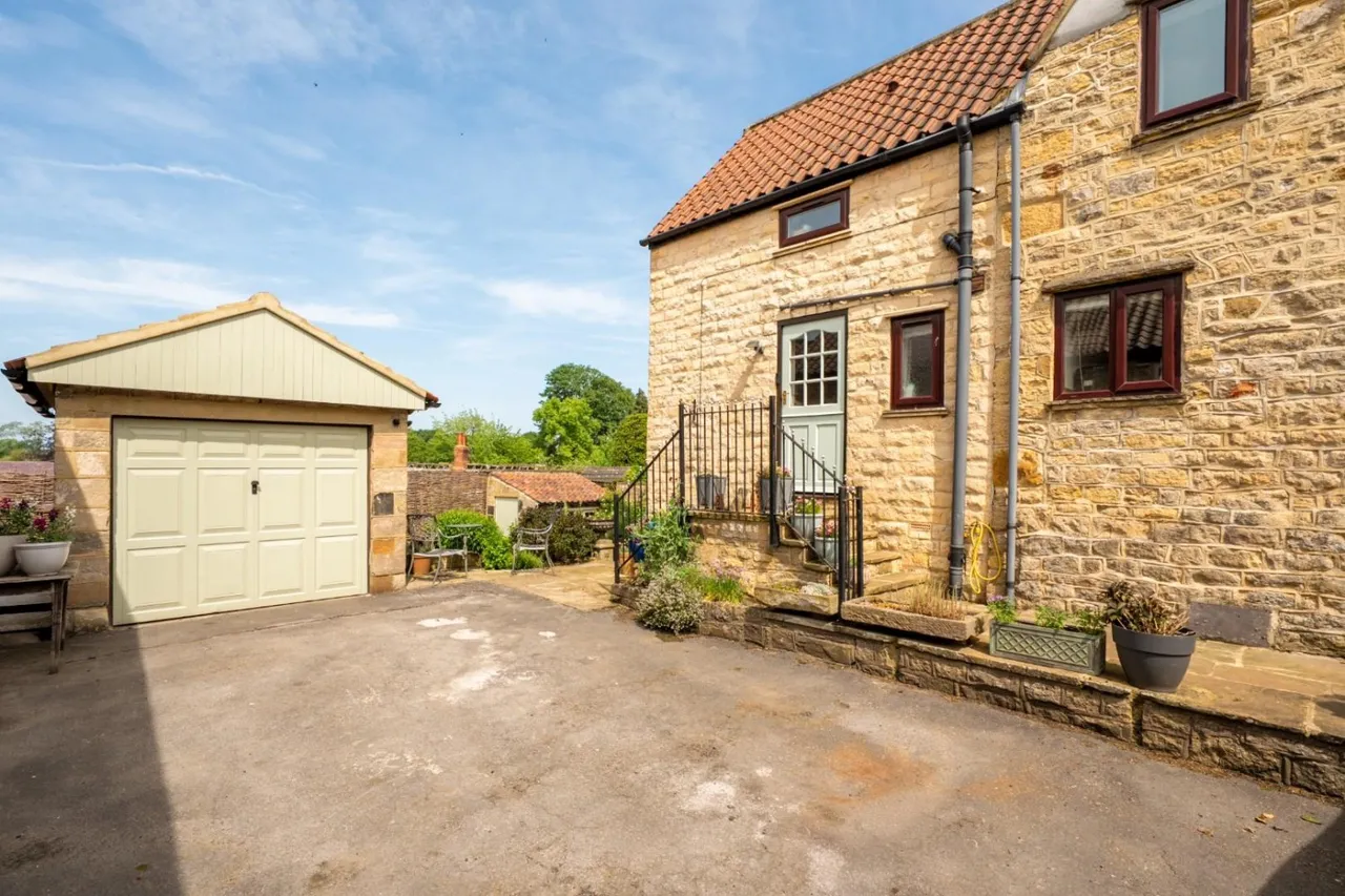 Ashdown Cottage Town Hill, Bramham, LS23, photo 16