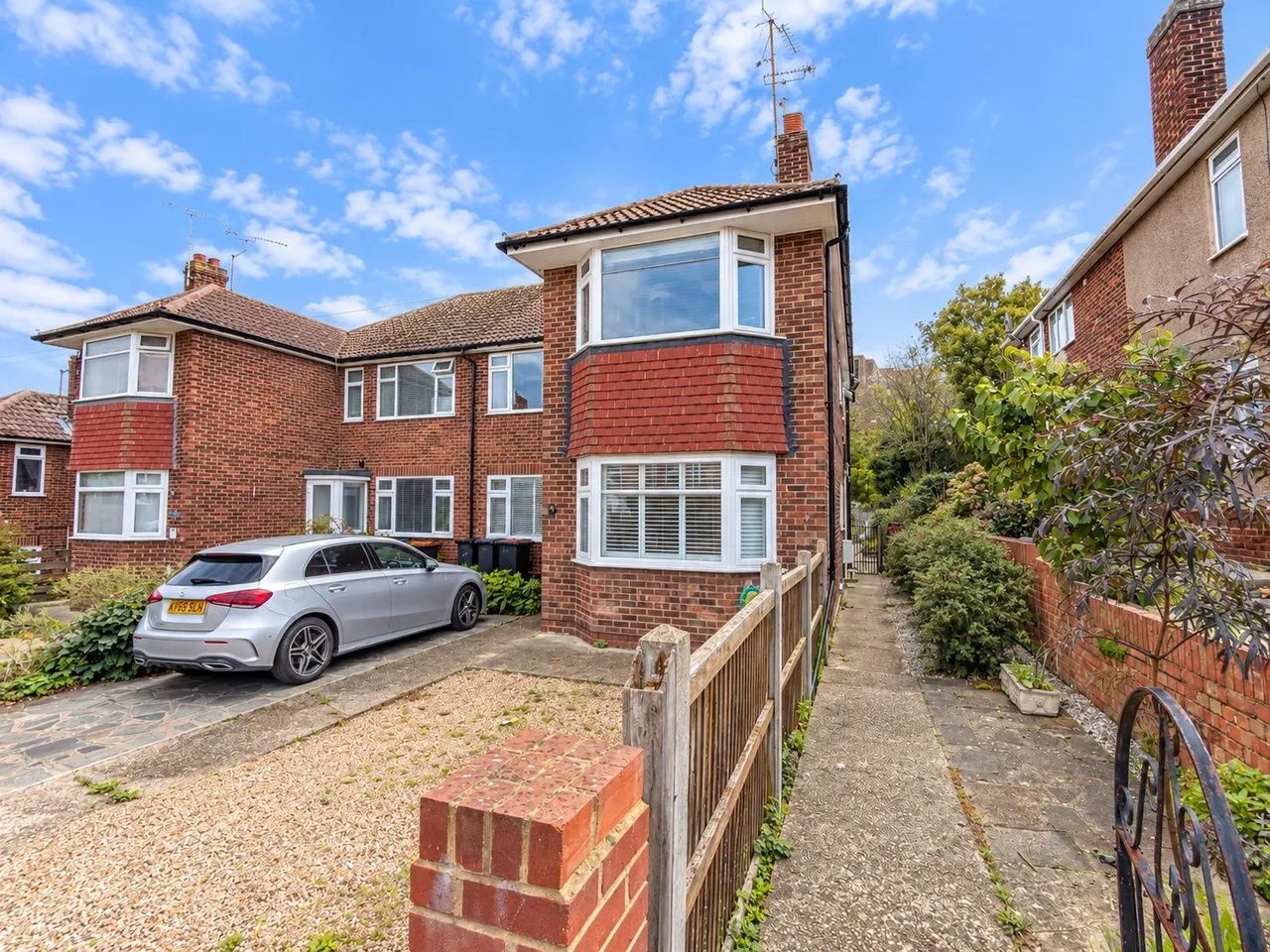2 bed flat to rent, West Cliff Road, Broadstairs, CT10