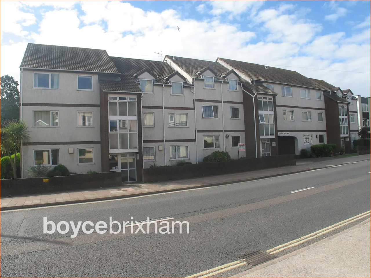 2 bed flat to rent, New Road, Brixham