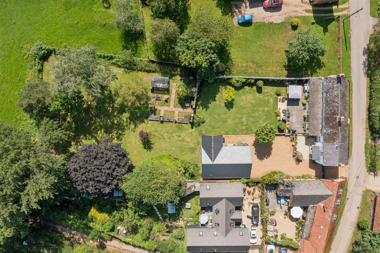Nearton End, Swanbourne, photo 37