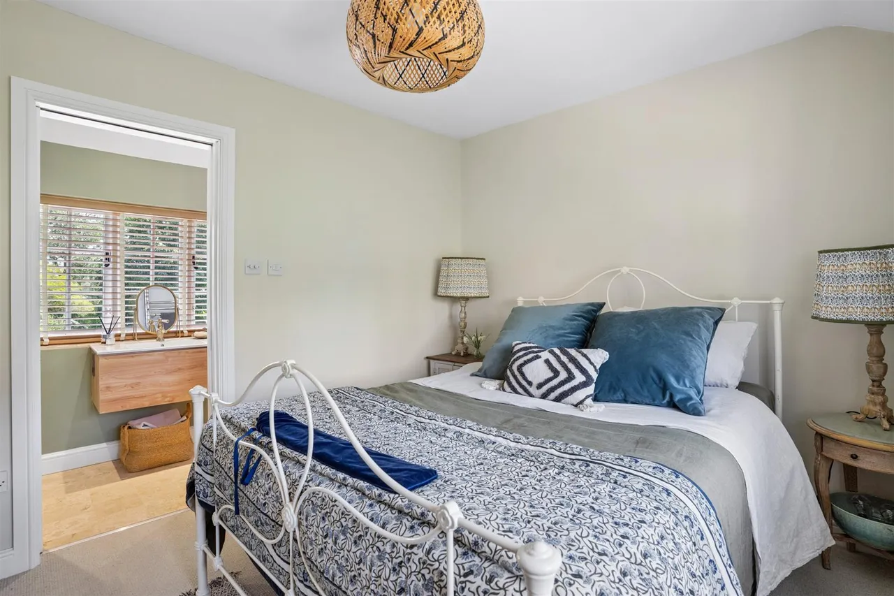 Nearton End, Swanbourne, photo 26