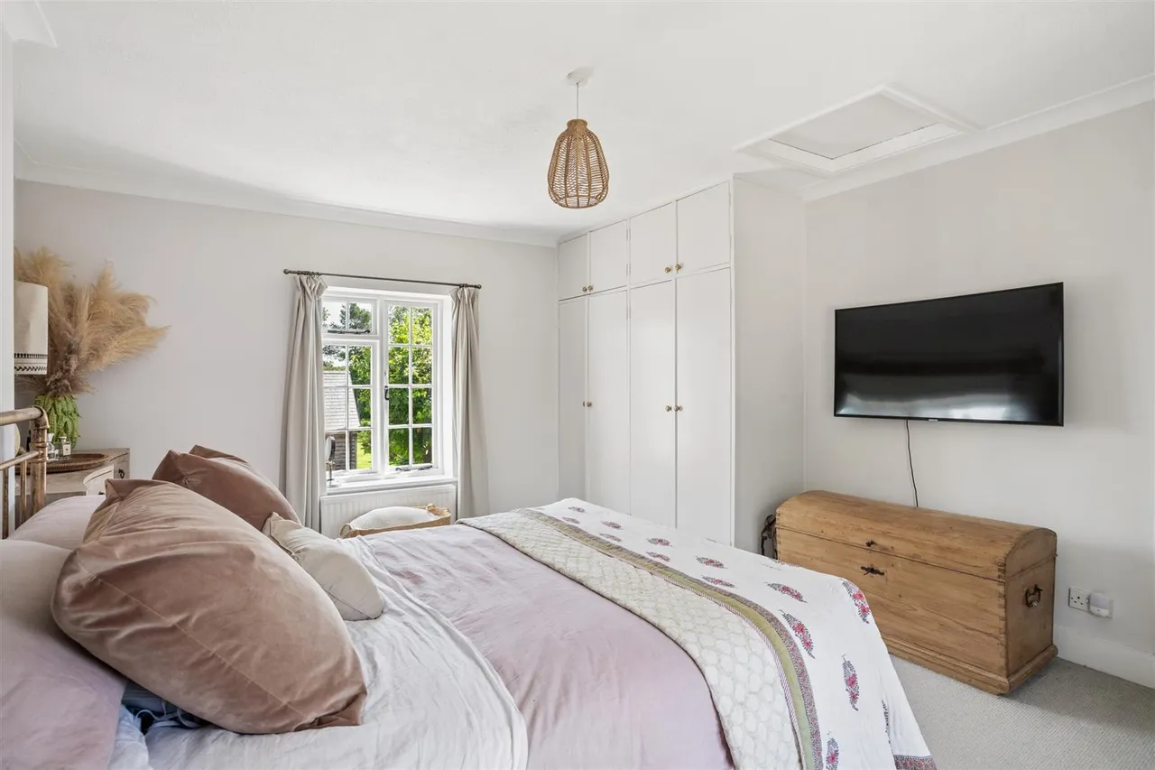 Nearton End, Swanbourne, photo 22
