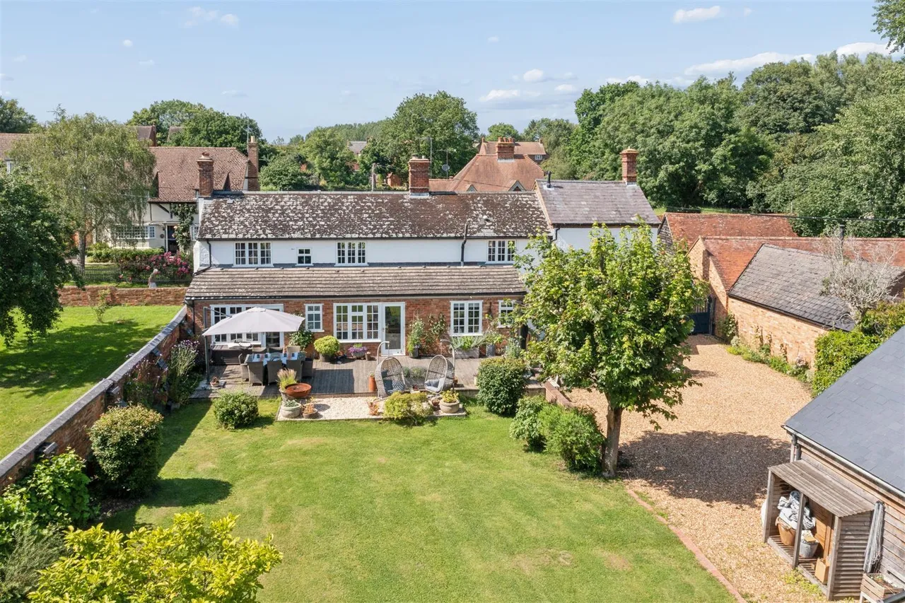Nearton End, Swanbourne, photo 36