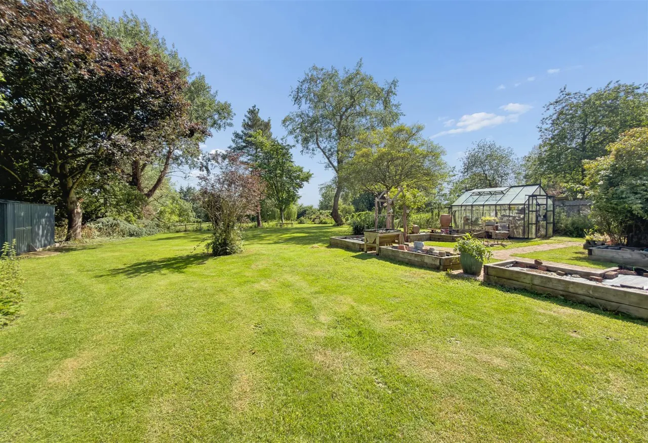 Nearton End, Swanbourne, photo 30