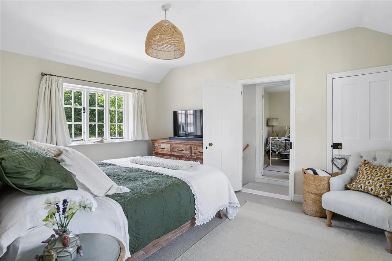 Nearton End, Swanbourne, photo 25
