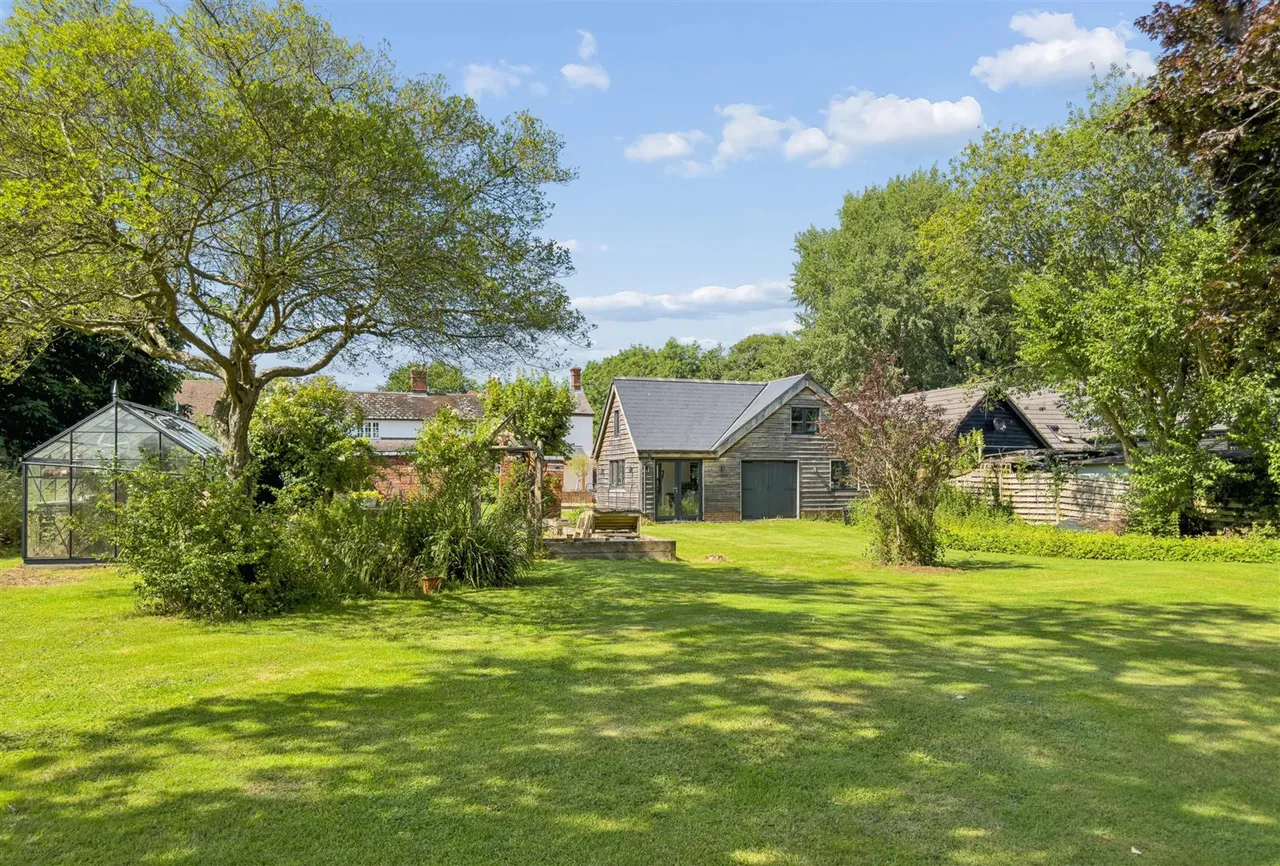 Nearton End, Swanbourne, photo 34
