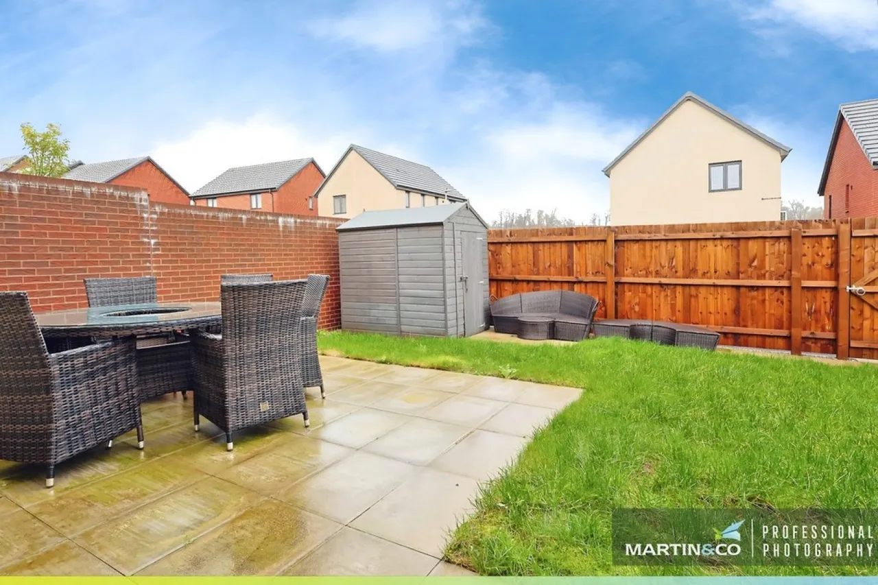 Church Road, St Edeyrns, photo 11