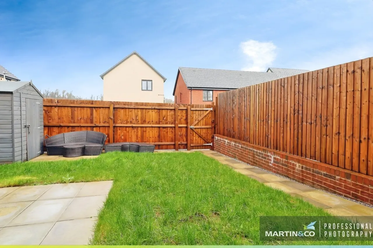 Church Road, St Edeyrns, photo 10