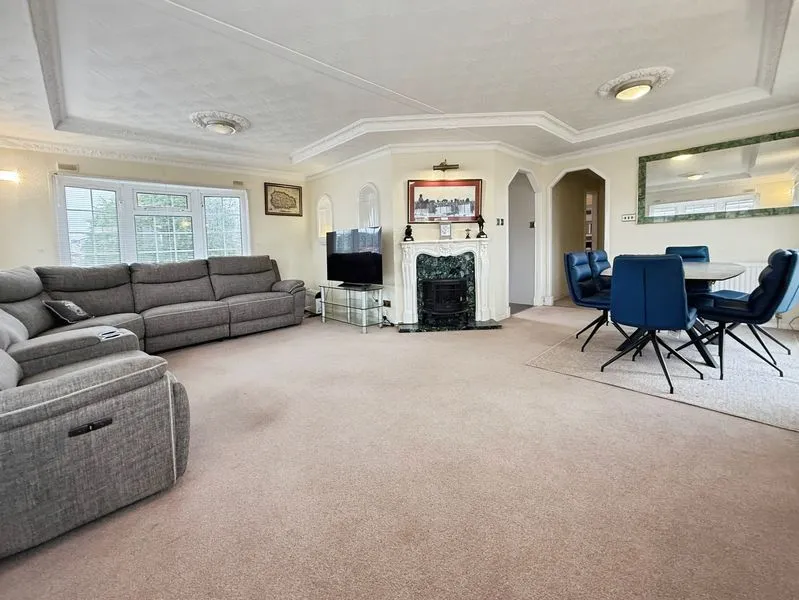 Cheveley Park, Grantham, photo 2